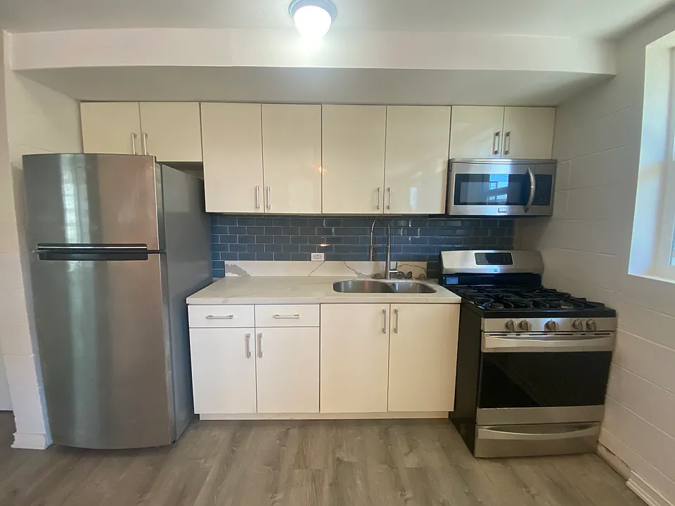 757 Gulick Ave #1