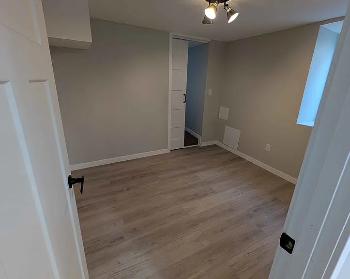 2535 University Ave NE #LL — Photo 16