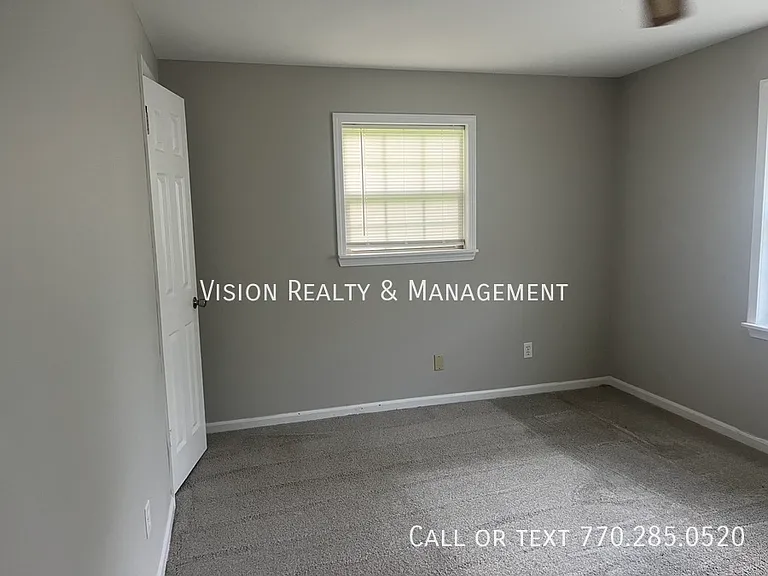 1012 Sapphire St — Photo 3