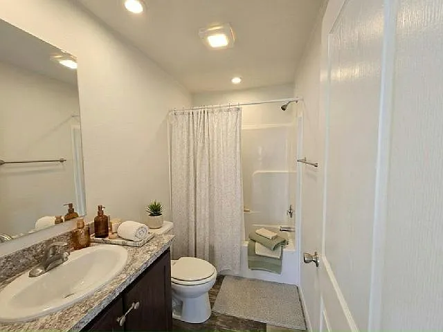 121 Yoseph St #73 — Photo 7