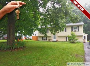 35 Vendome Dr N, Rochester, NY 14606