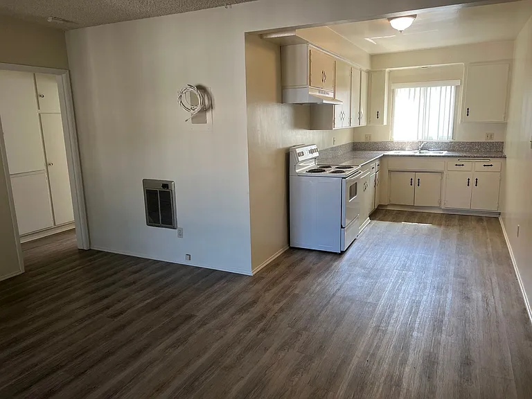 634 Marion Pl — Photo 4