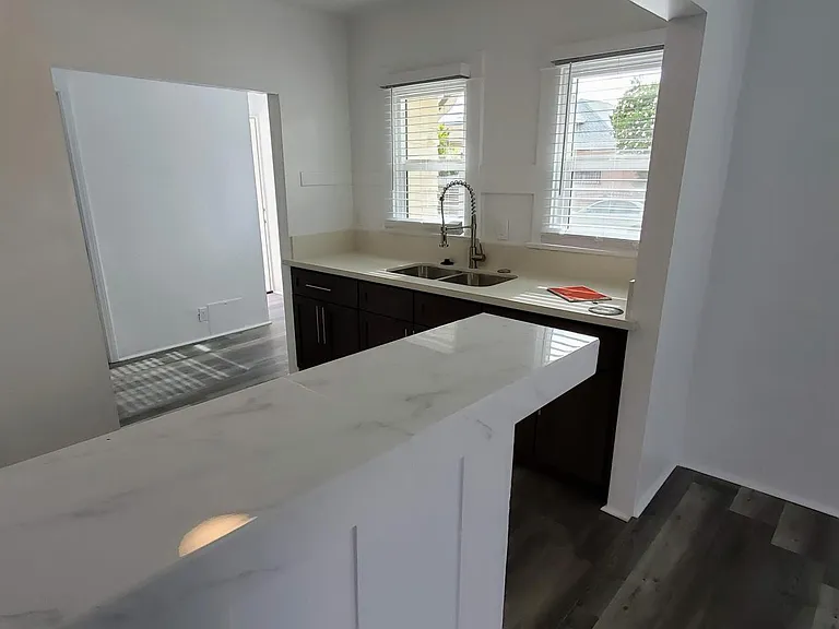 281 W Ofarrell St — Photo 20