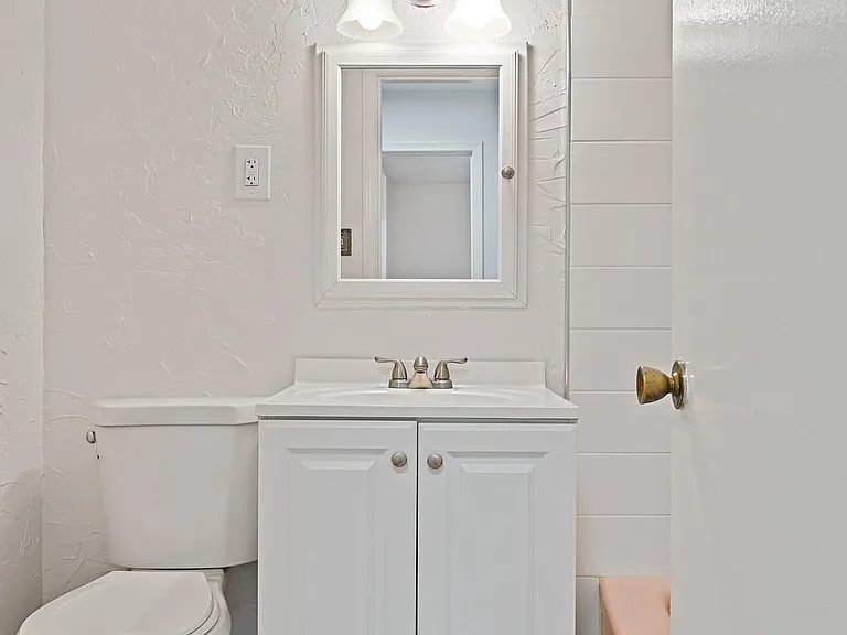 8701 Parliament Dr — Photo 26