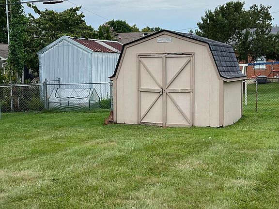 4th image of 403 Nottaway Dr