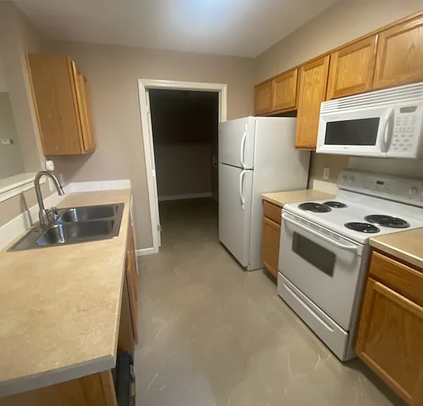 712 Oakmont Rd #3 — Photo 3