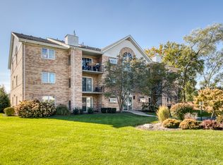 18310 Robin Ln APT D2, Homewood, IL 60430