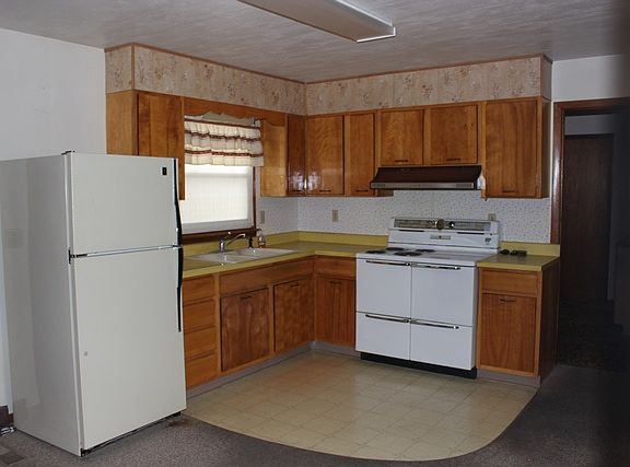 2nd image of 1637 299th Ave