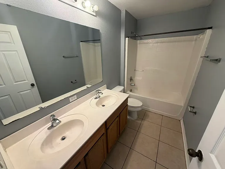 329 Chelmsford Ct — Photo 19