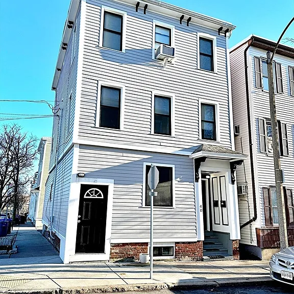 40 Jeffries St #3 — Photo 24