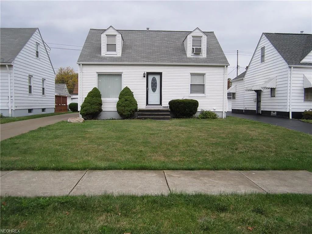 21317 Franklin Rd photo 1