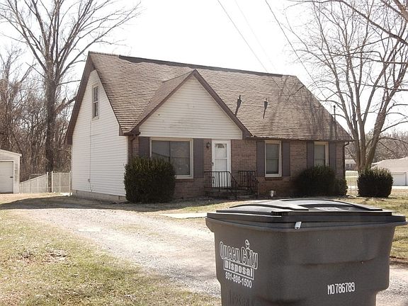 3rd image of 336 Bancroft Dr