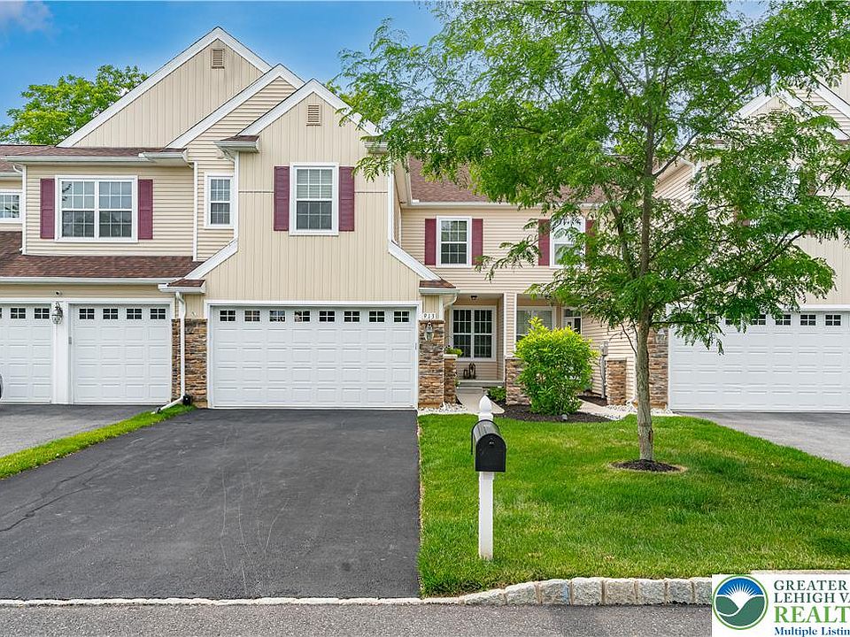 1st image of 913 Iron Ln