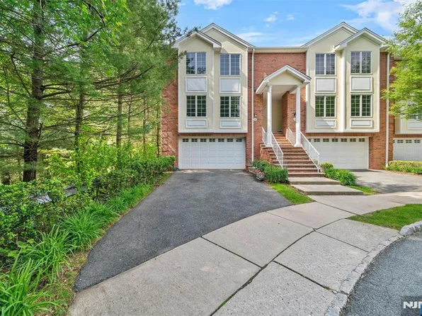 48 Skymark Ct, Saddle River, NJ 07458