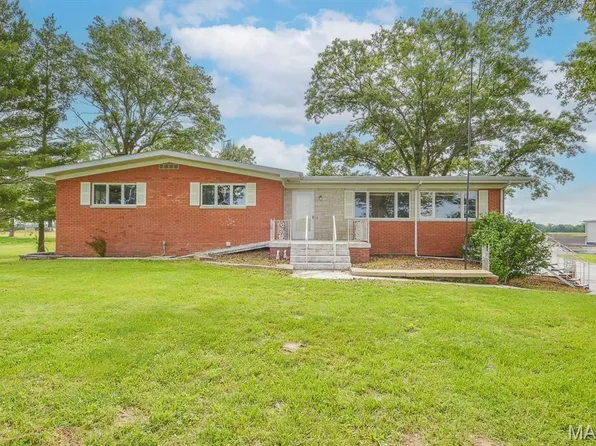 2430 Beckmann Rd, Lenzburg, IL 62255
