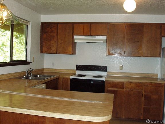 2nd image of 4648 Beach Dr E