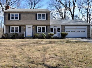 129 Crestwood Rd, Bethany, CT 06524