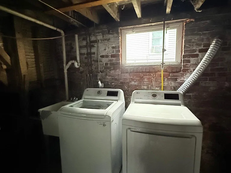 72 Raymond Ave #1R — Photo 12