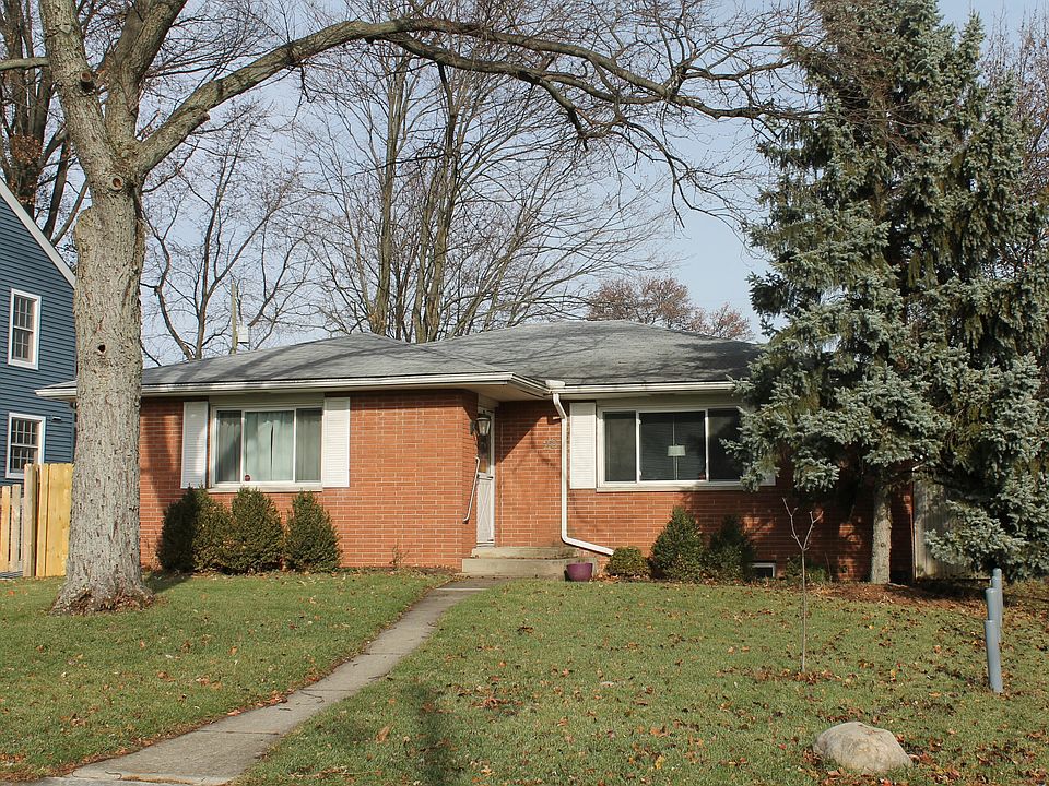 1st image of 28 W Schreyer Pl