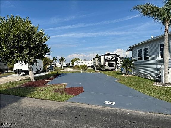 2nd image of 19681 Summerlin Rd #152