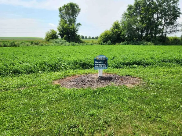 852 Valley Road #13, Dane, WI 53529