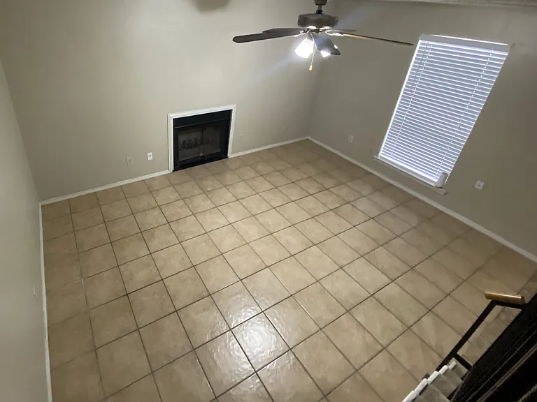 5520 Lewis Ct E — Photo 2