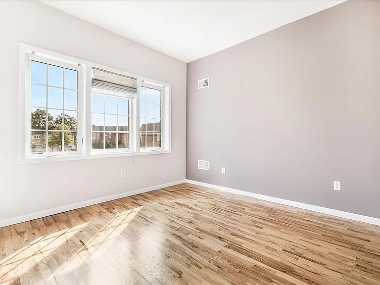 58 Alexander Ct — Photo 28