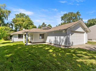 15705 Green Lane Ave, Livonia, MI 48154