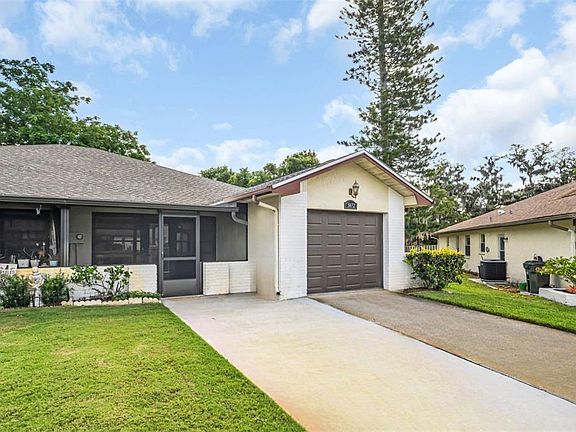 2nd image of 3472 MACLAREN DRIVE