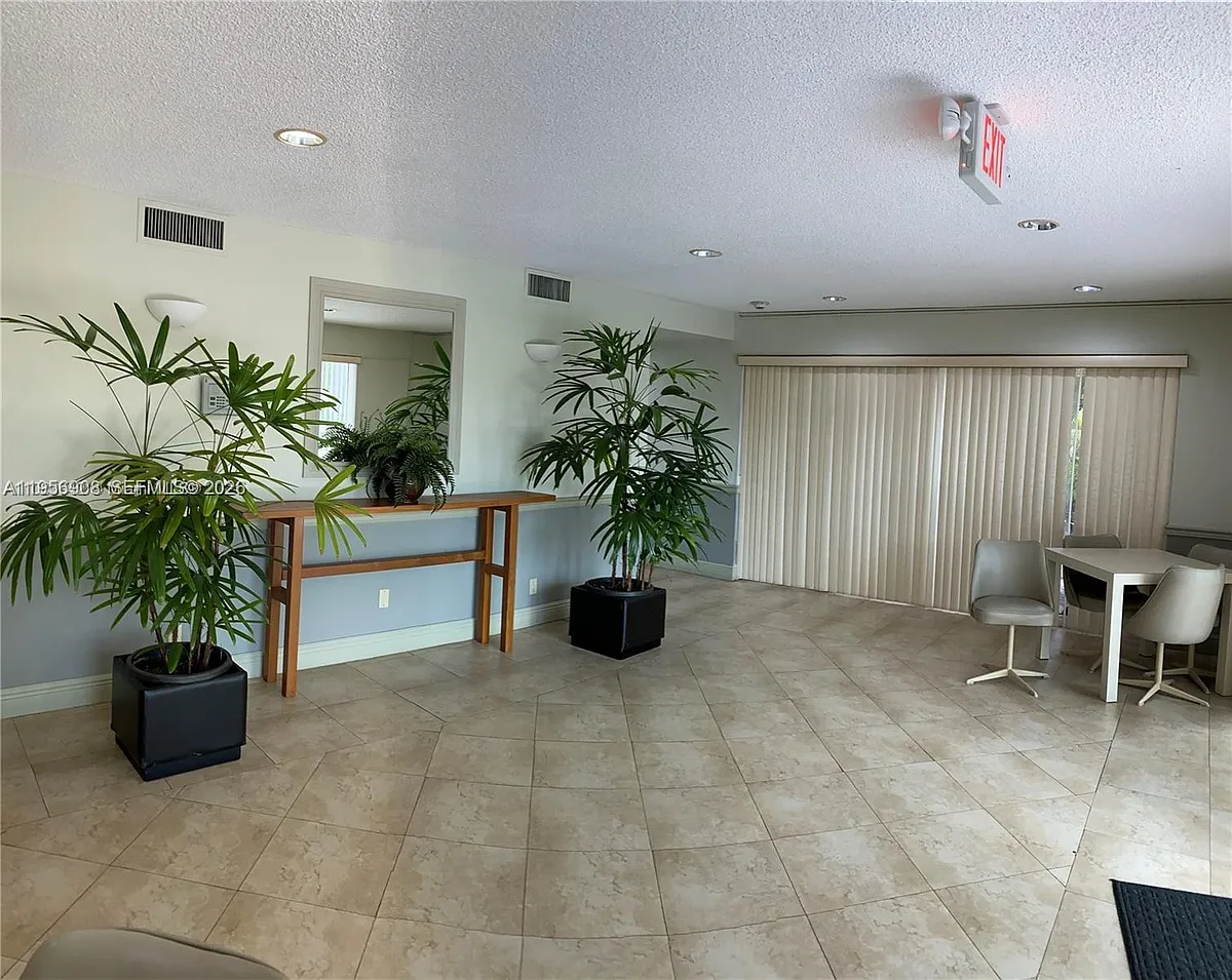 Building Photo - 7900 Camino Cir #403