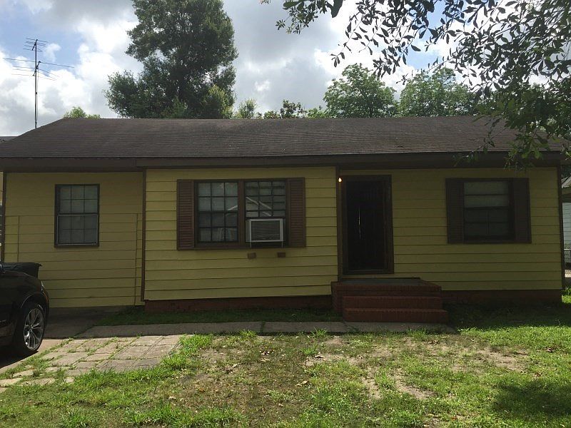 1st image of 2925 Avenue E