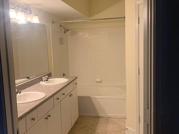 3rd image of 204 E South St Unit 5058