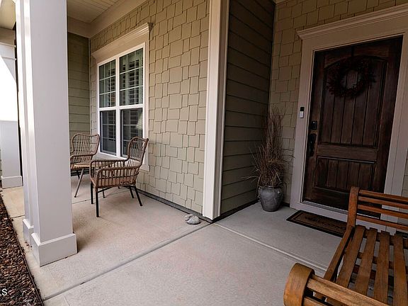 5th image of 1044 Gaston Manor Dr