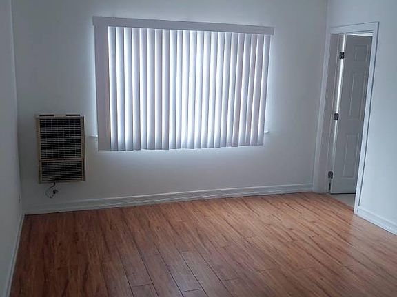 2nd image of 4907 Beverly Blvd