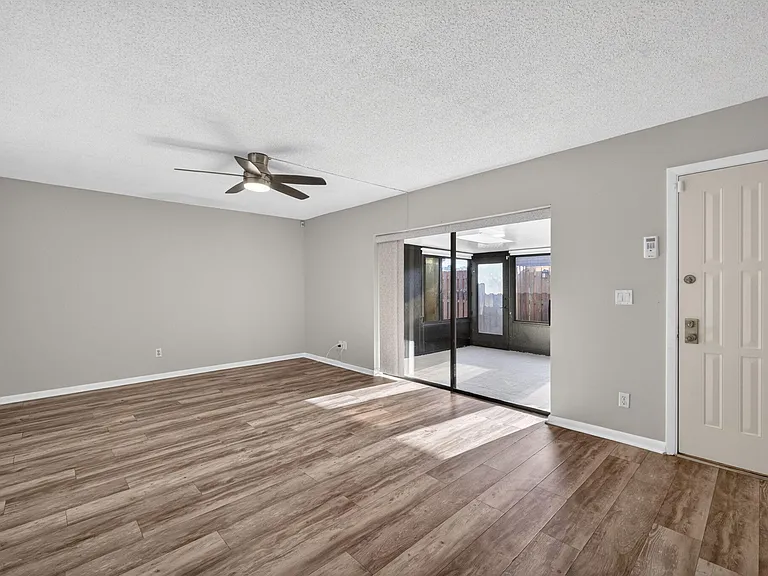 5612 SE Riverboat Dr #104 — Photo 9