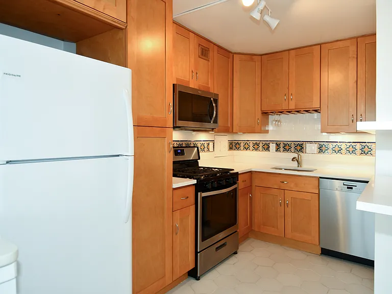 4515 Willard Ave #1201S — Photo 6
