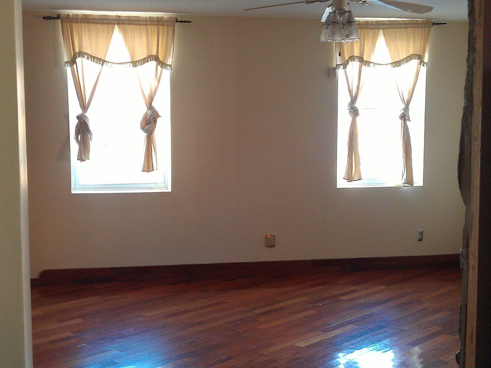 1st image of 610 E Girard Ave