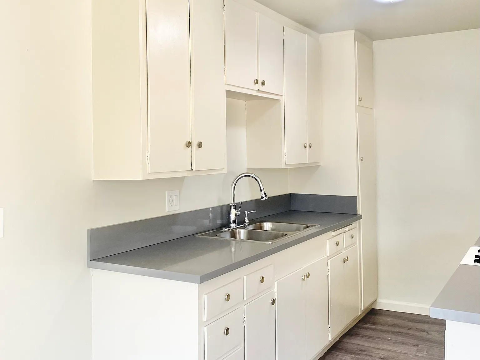 2 bed, 750 sqft, $2,295 — Photo 4