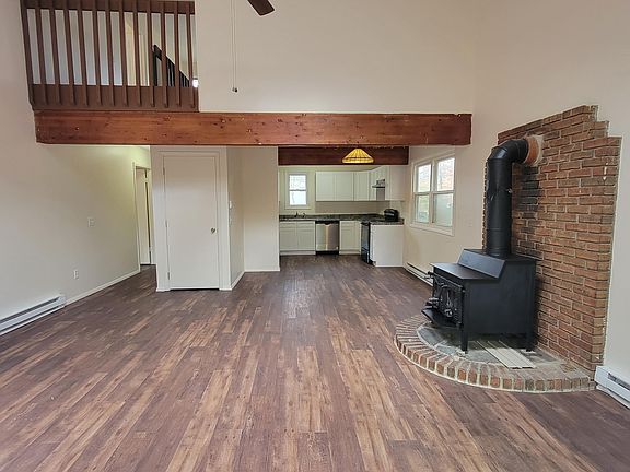 4th image of 3527 Acorn Cir