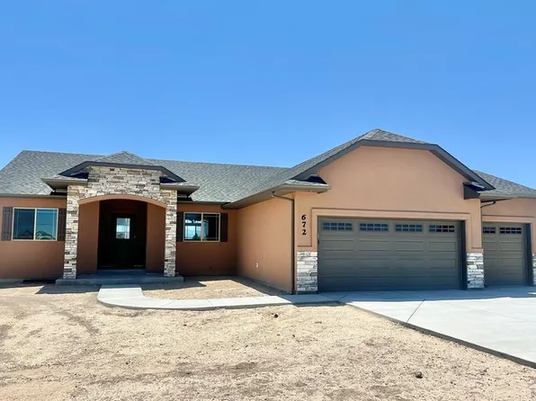 672 E Paradise Dr, Pueblo West, CO 81007