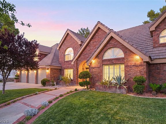 3rd image of 2252 Buckingham Ct