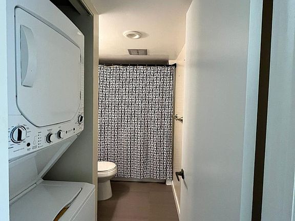 3rd image of 4170 Inverrary Drive #211