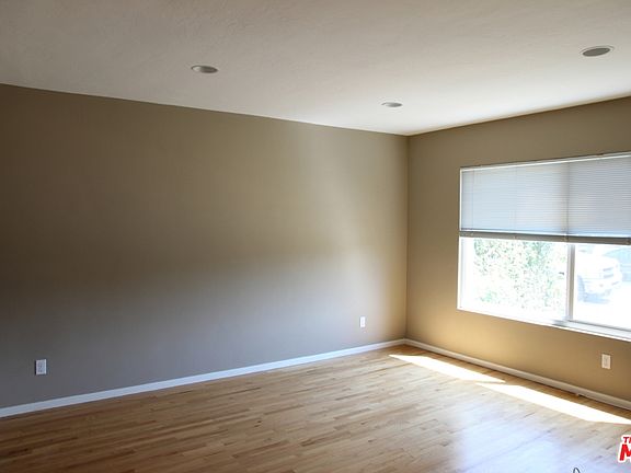 2nd image of 2481 Wellesley Ave