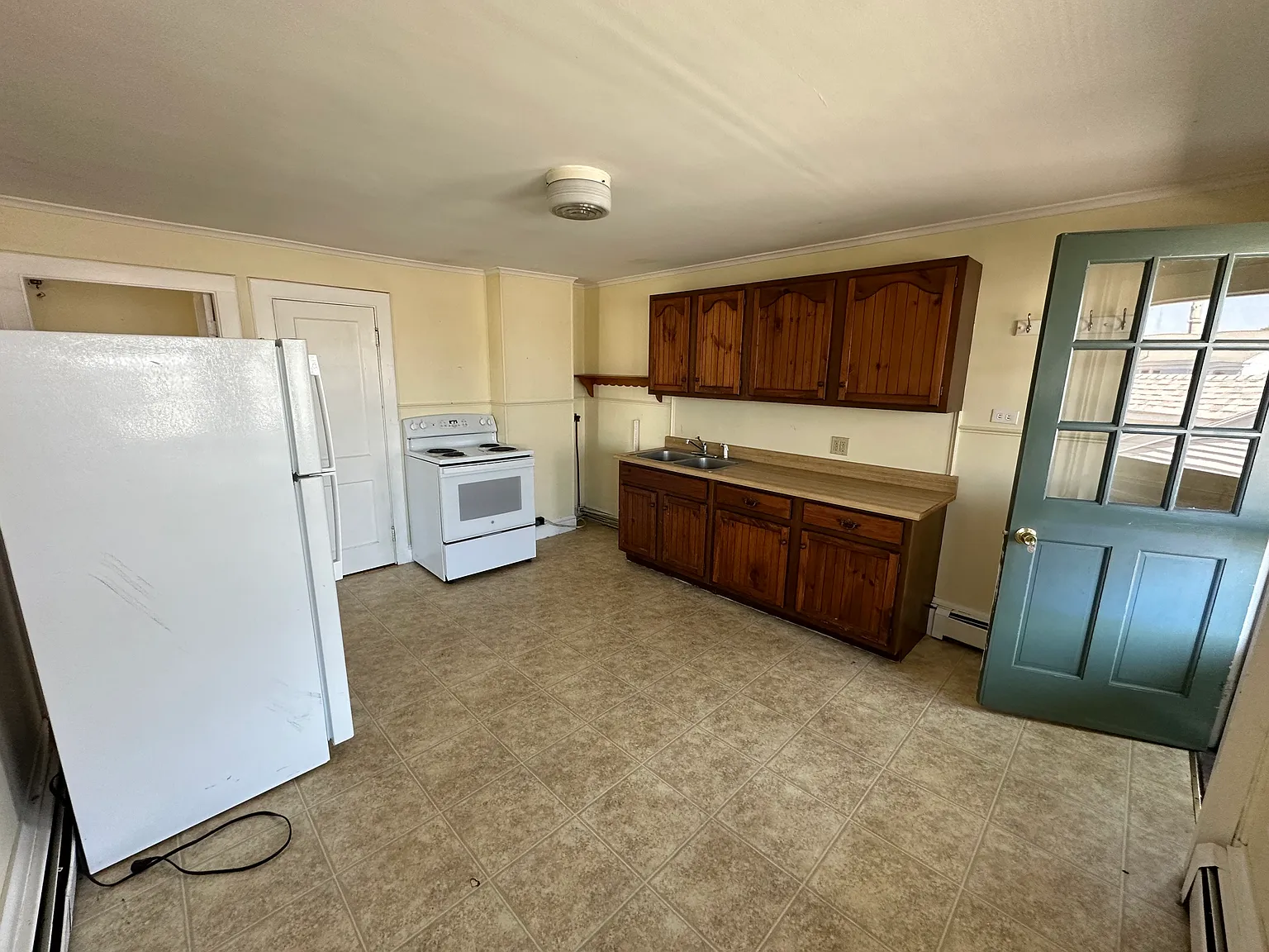 2 bed, 650 sqft, $1,950 — Photo 2