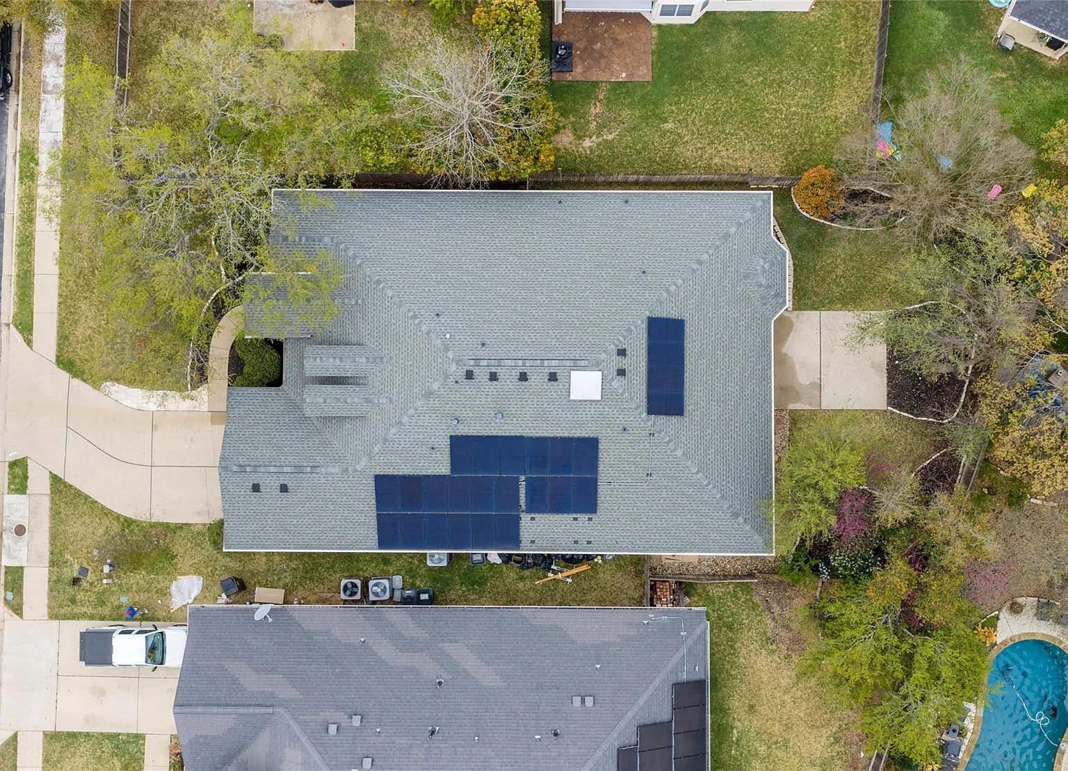 5 bed, 3.0 bath, 3007 sqft, $3,250 — Photo 3