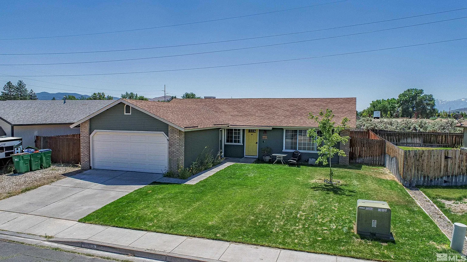 1065 Kennedy Dr photo 1