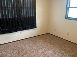 409 3rd Ave SW UNIT 4, Cascade, IA 52033