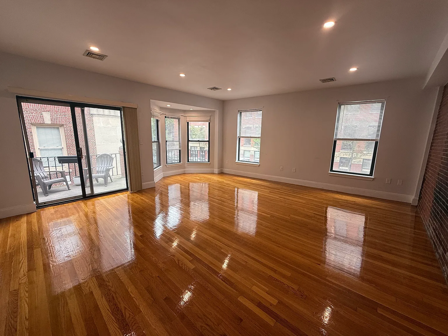42 Worcester Sq — Photo 1