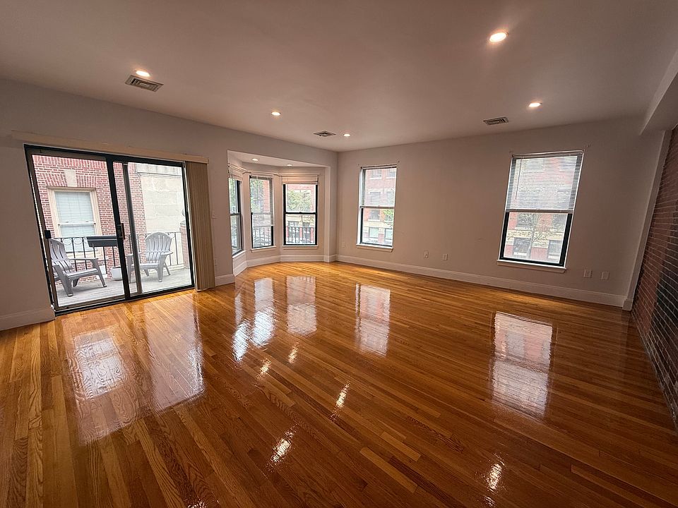 1st image of 42 Worcester Sq #7