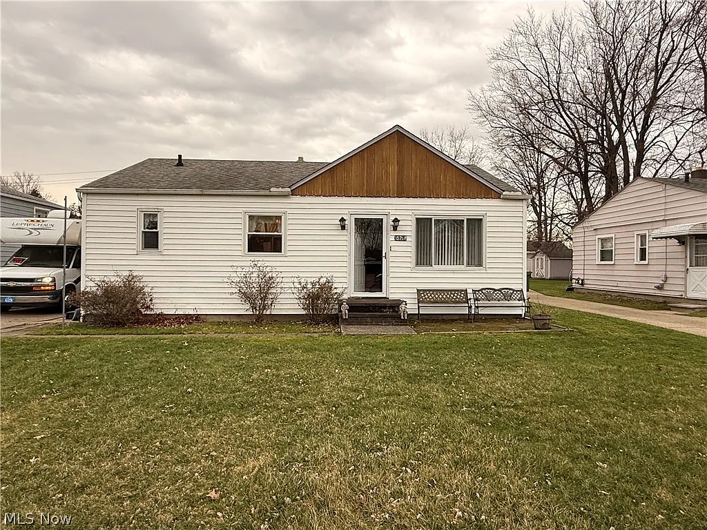35288 Beach Park Ave photo 1